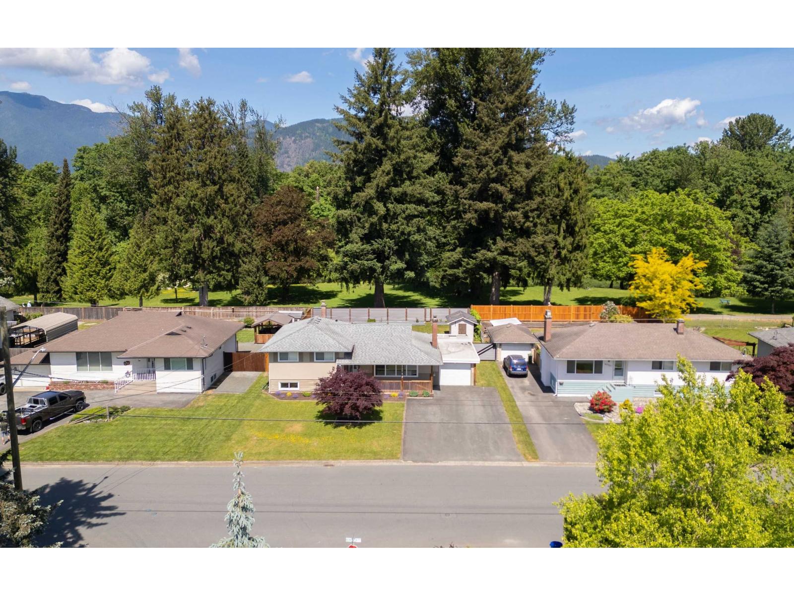 45741 BERKELEY Avenue - main photo