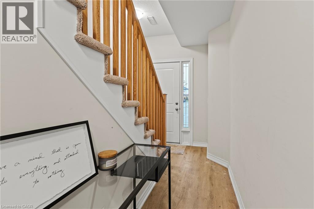19 PICARDY Drive Unit# 4, Stoney Creek, Ontario, L8J0M7 — Photo 5