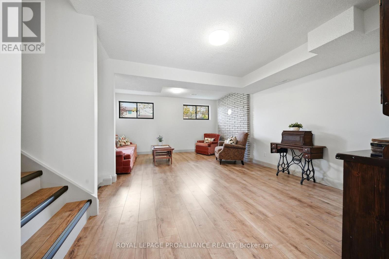 18 ALNET DRIVE - 27
