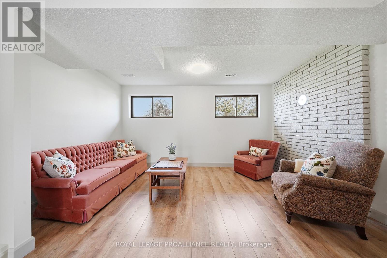 18 ALNET DRIVE - 28