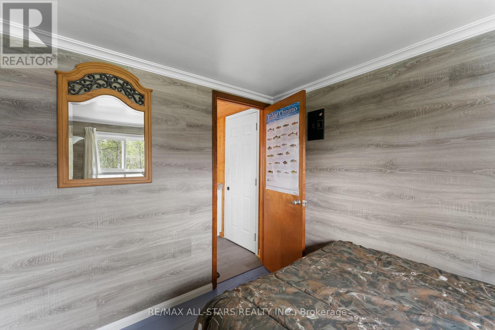 3 REGATTA STREET - 19