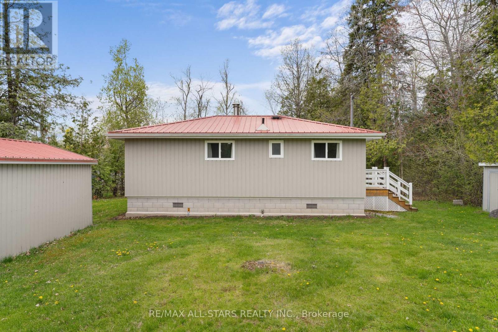 3 REGATTA STREET - 24