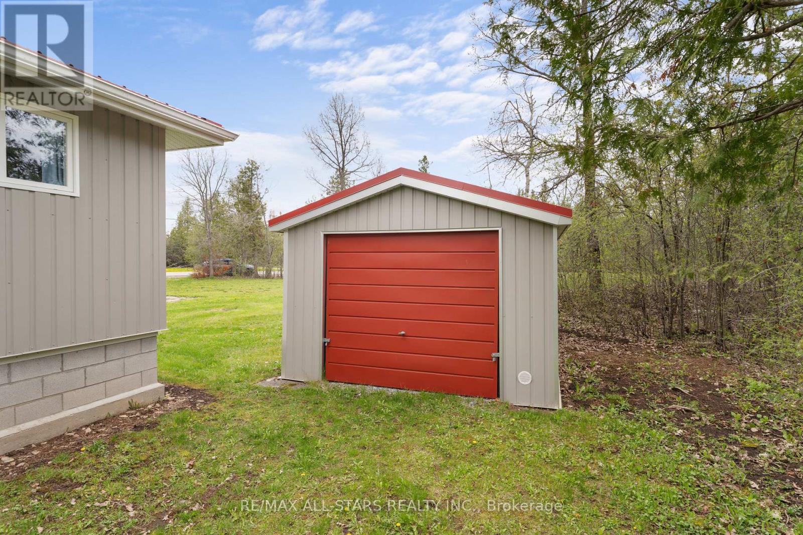 3 REGATTA STREET - 25