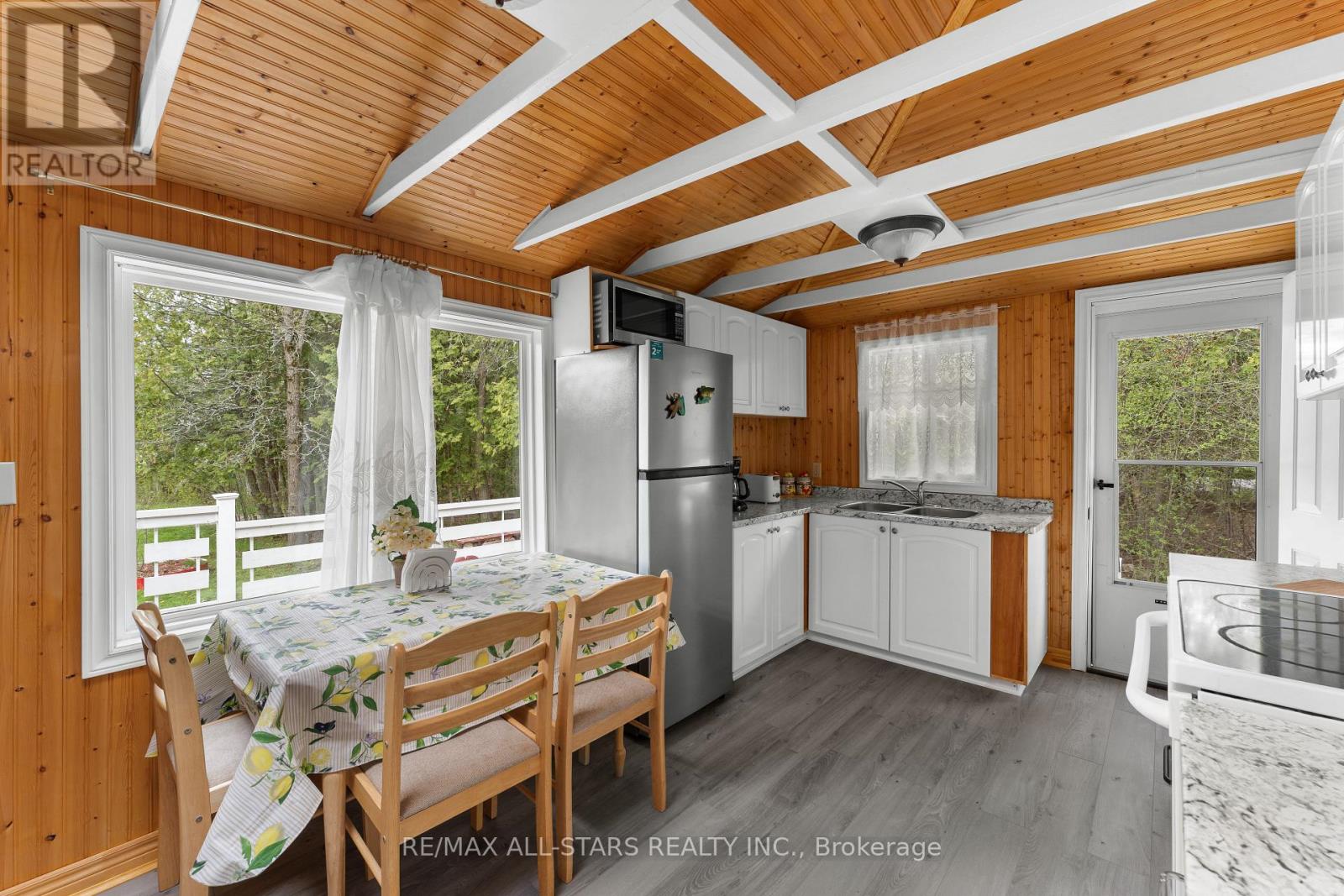 3 REGATTA STREET - 5