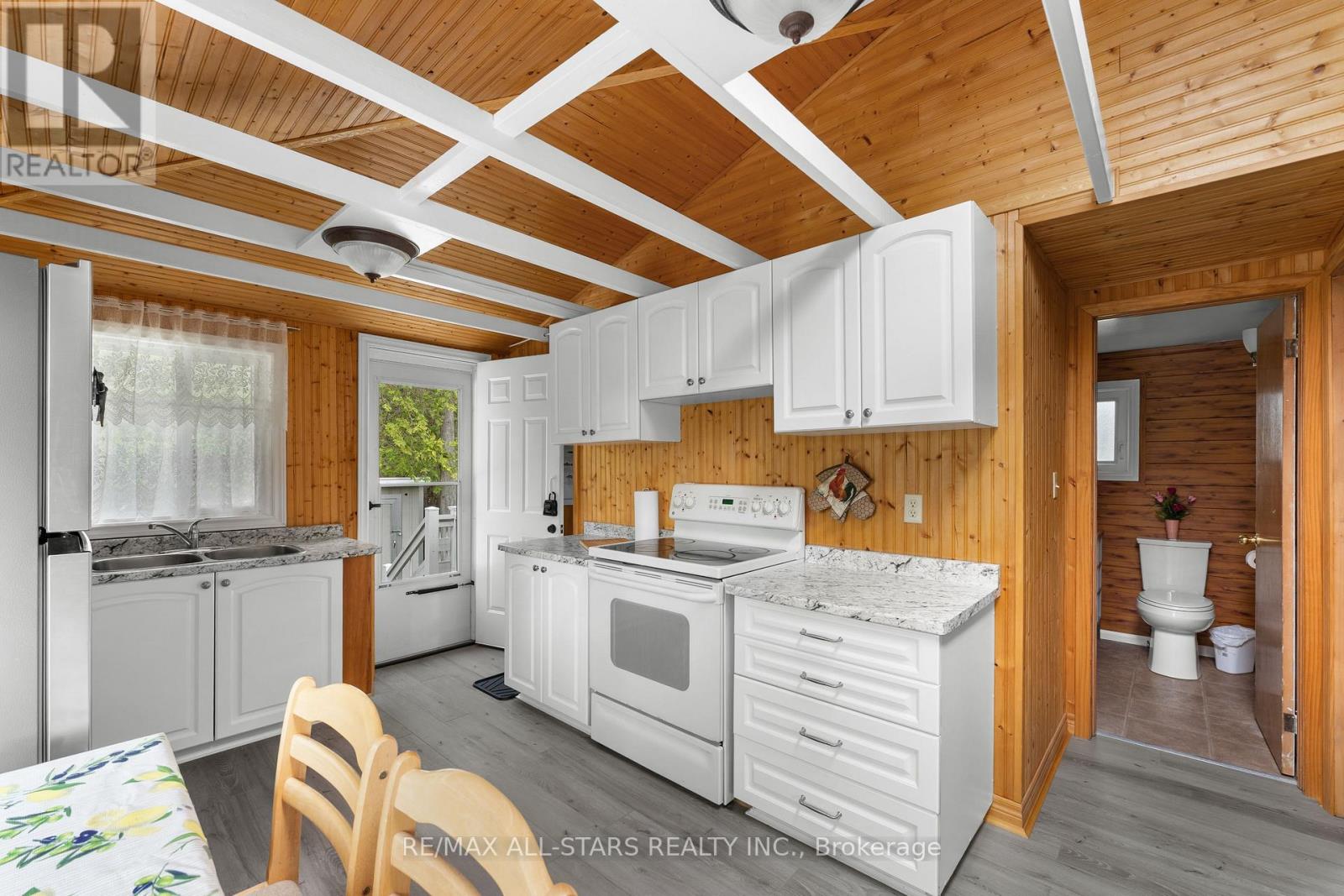 3 REGATTA STREET - 6