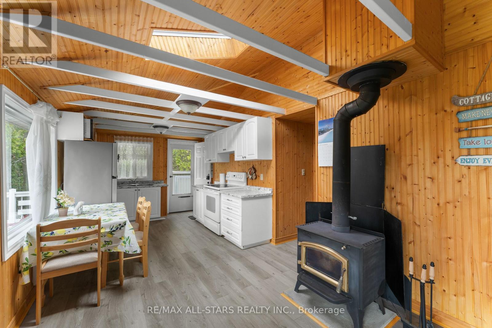 3 REGATTA STREET - 8