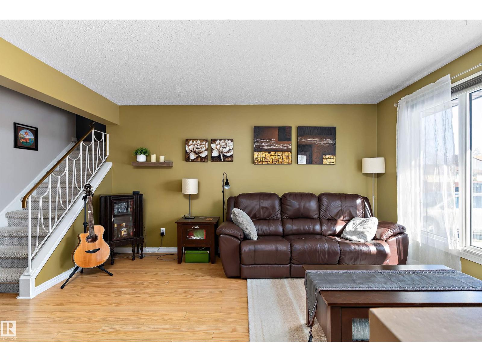 17132 103 ST NW - 5