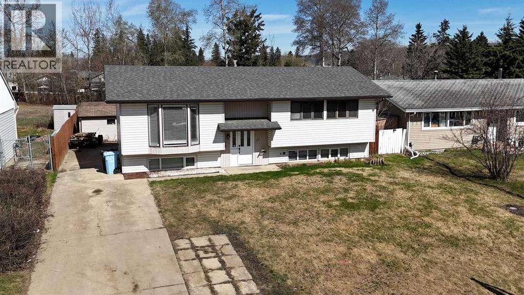 17 CLARK Crescent, Fort McMurray