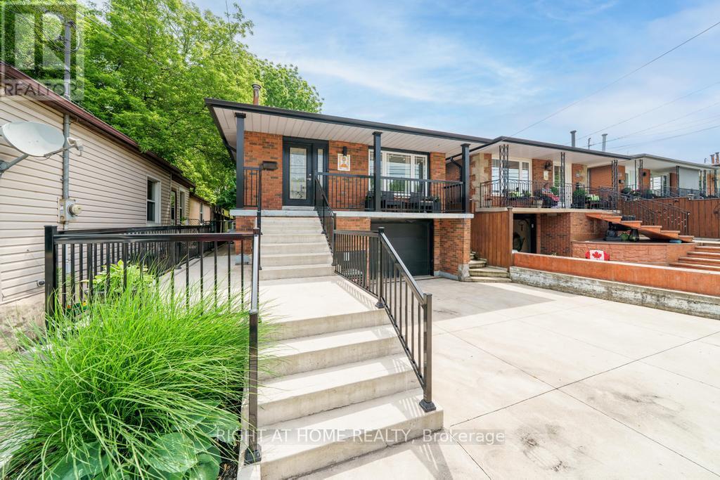 494 FERGUSON AVENUE N - 3