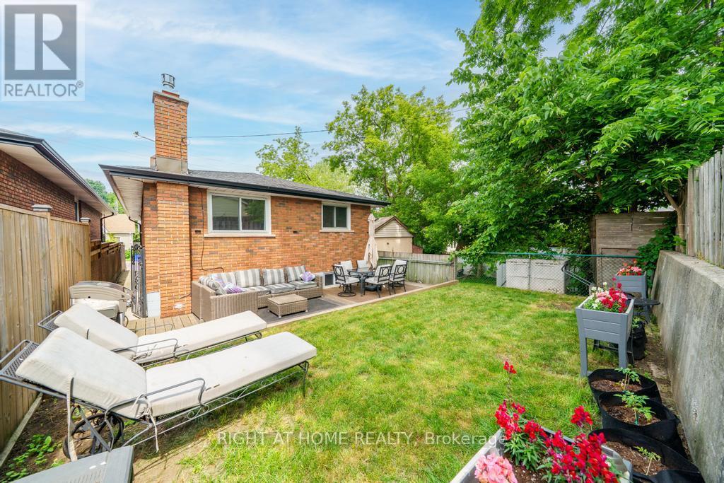 494 FERGUSON AVENUE N - 40