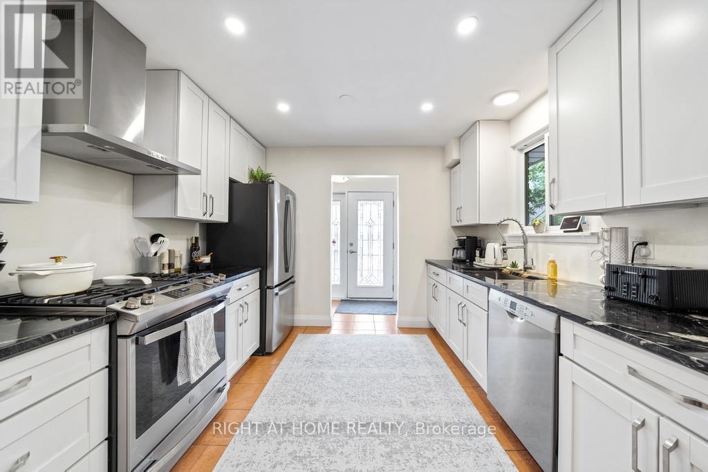 494 FERGUSON AVENUE N - 9
