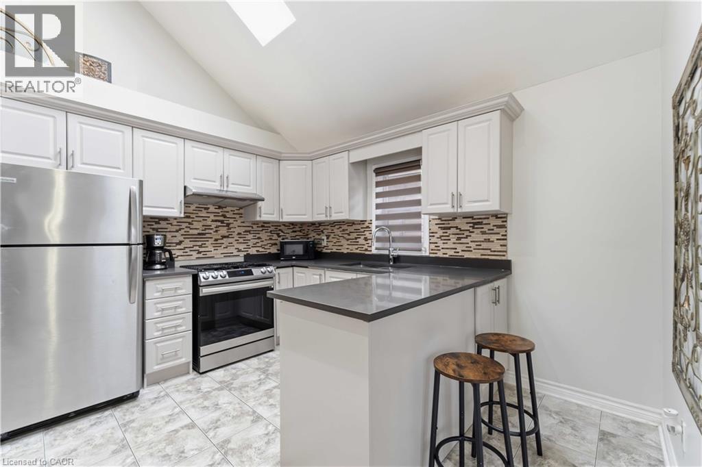 74 PROVINCE Street N - 16