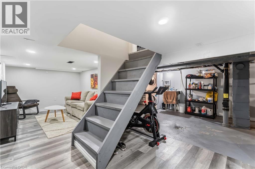 74 PROVINCE Street N - 28