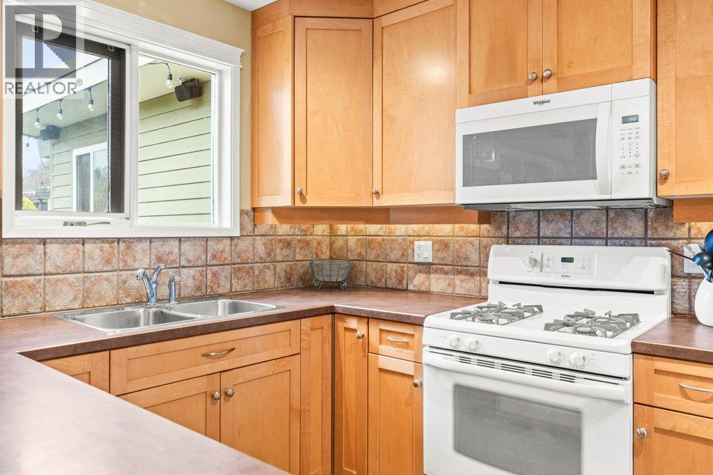 1784 Highland Drive N - 13