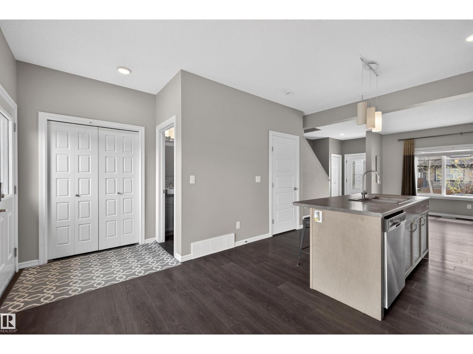 828 36 AV NW - 12