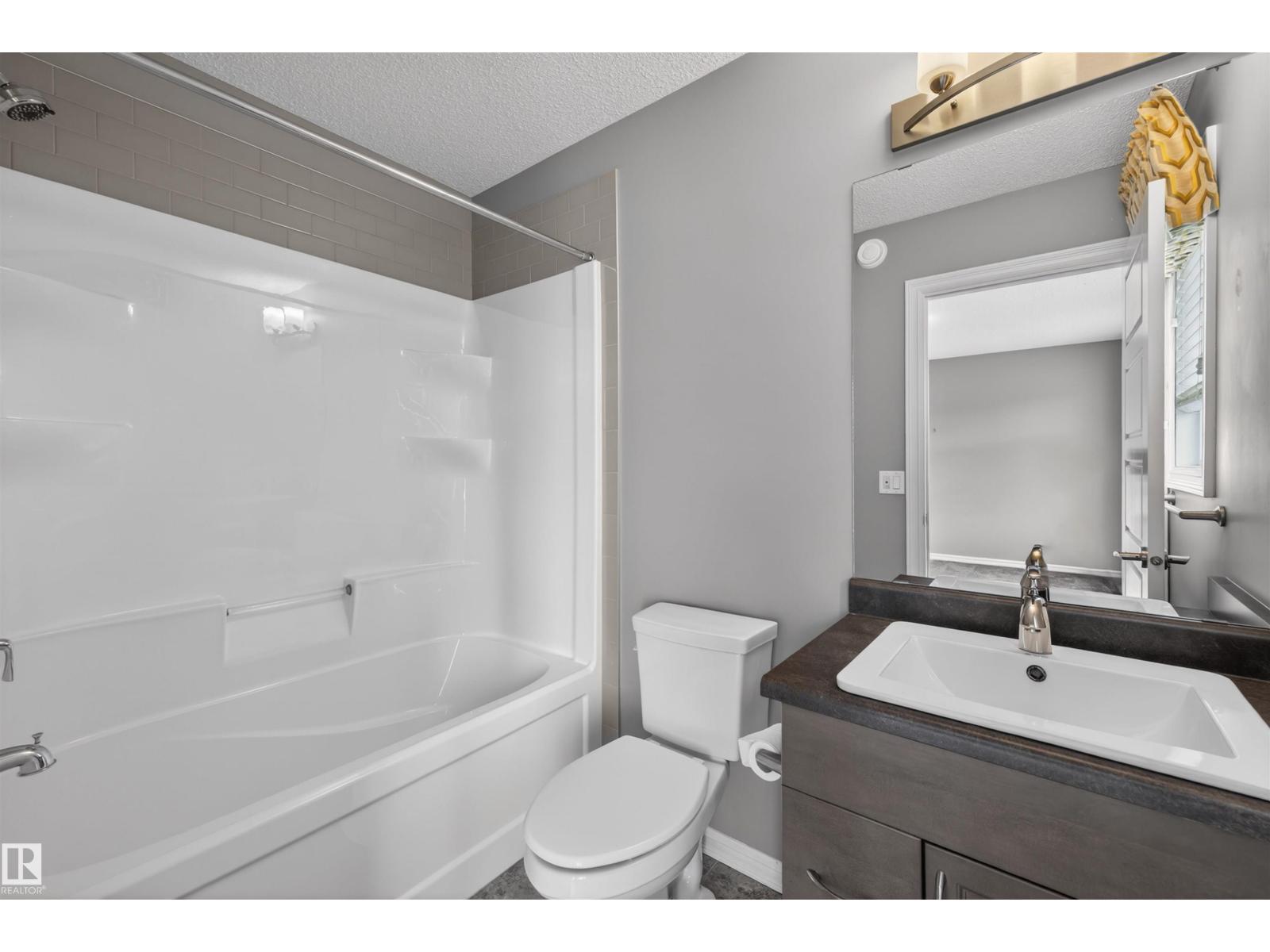 828 36 AV NW - 17