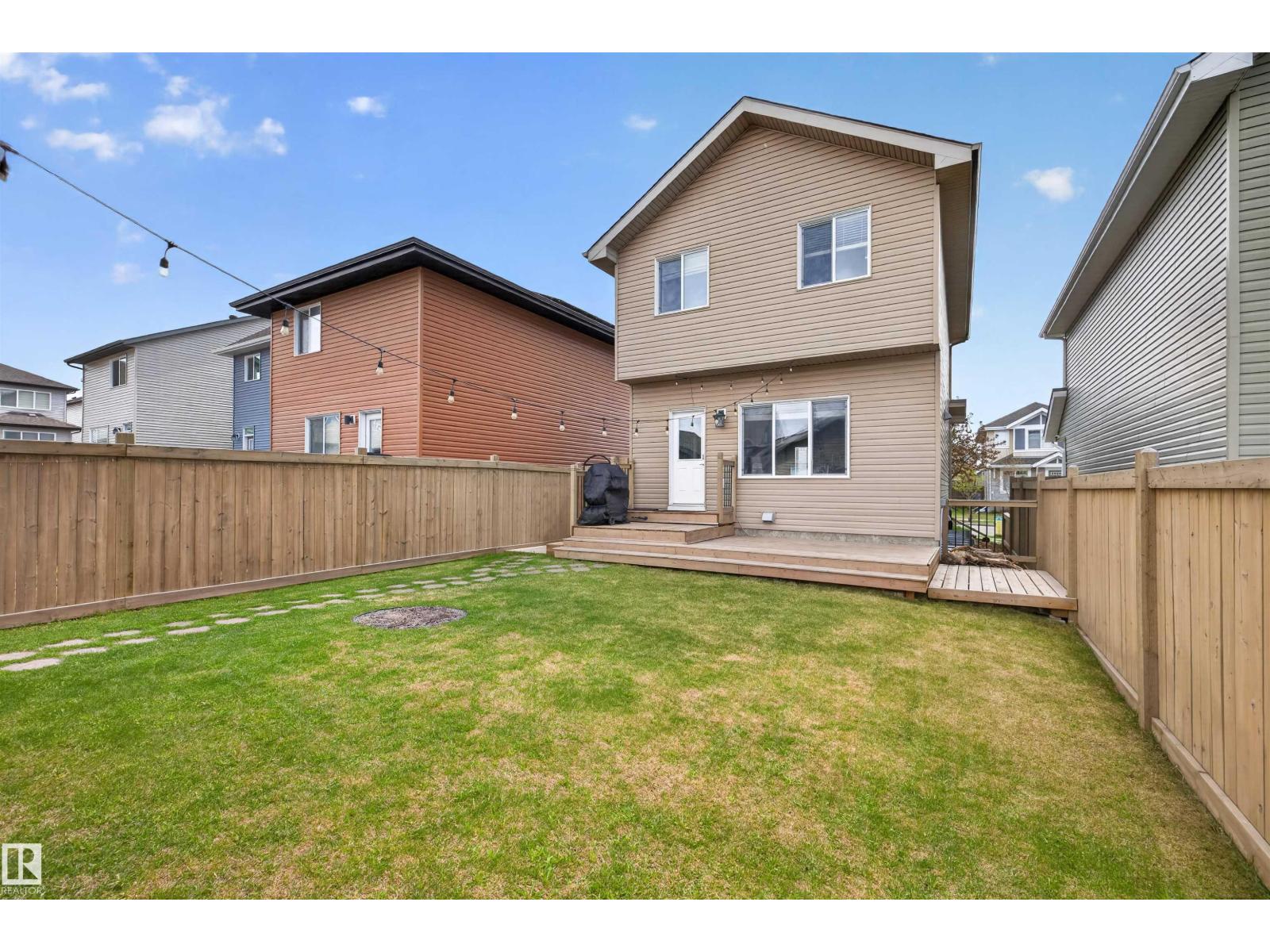 828 36 AV NW - 36