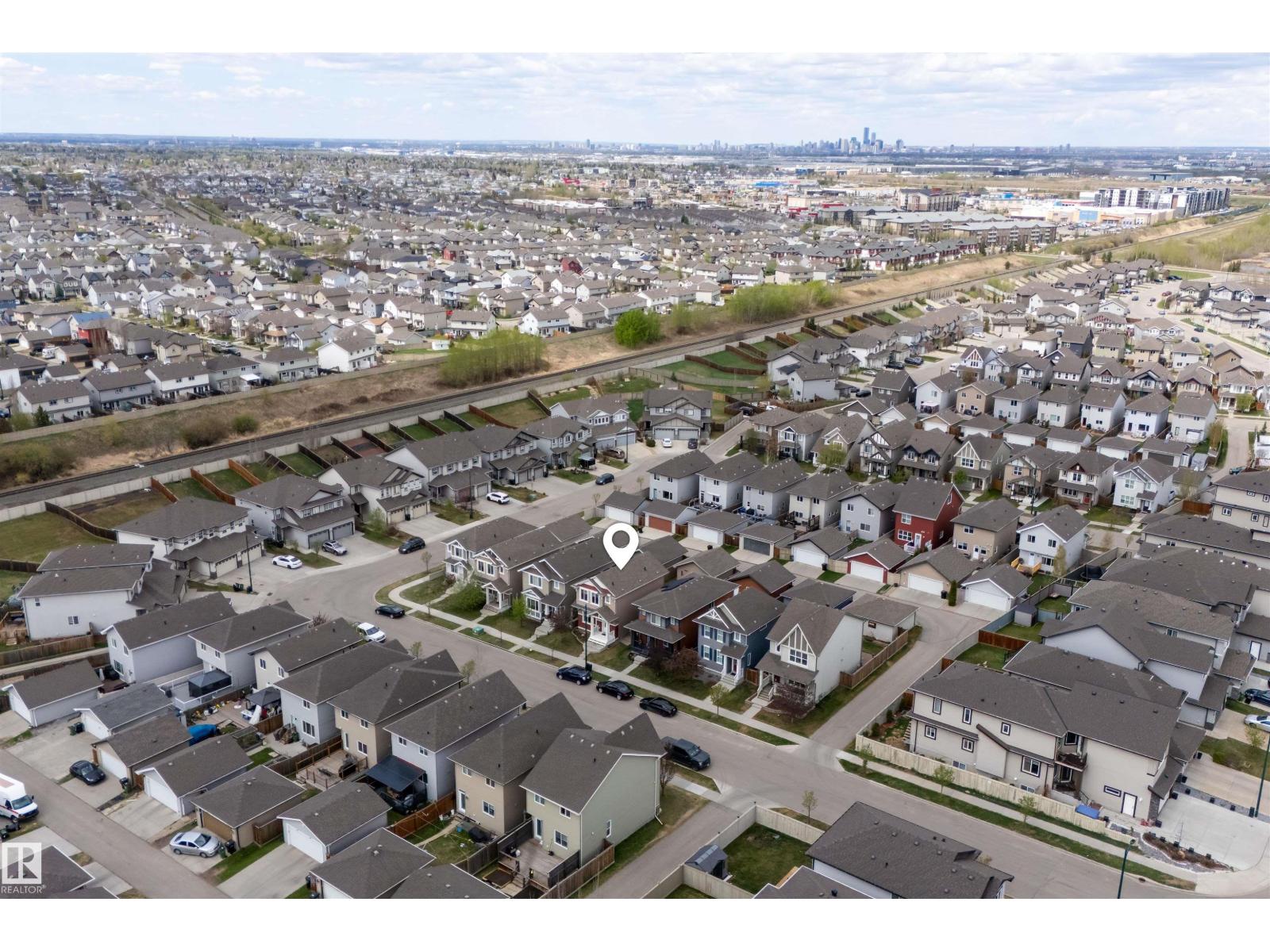 828 36 AV NW - 44