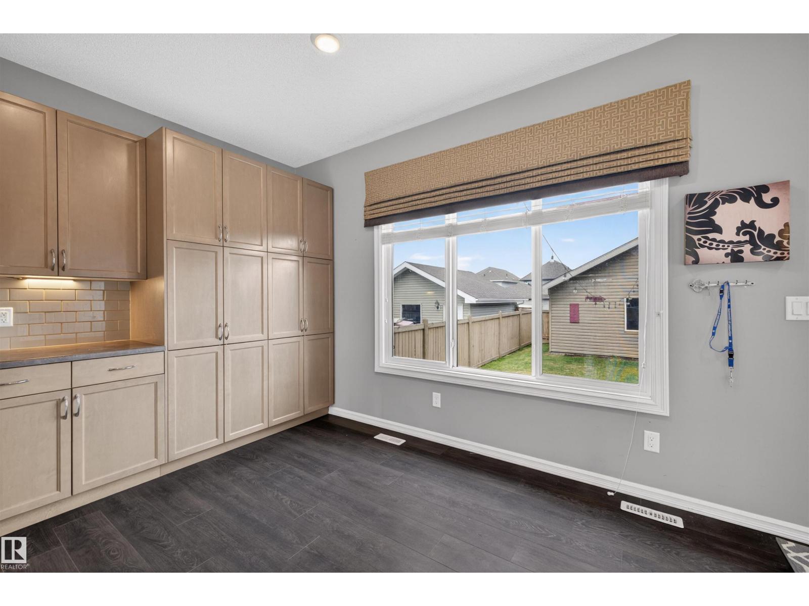 828 36 AV NW - 7