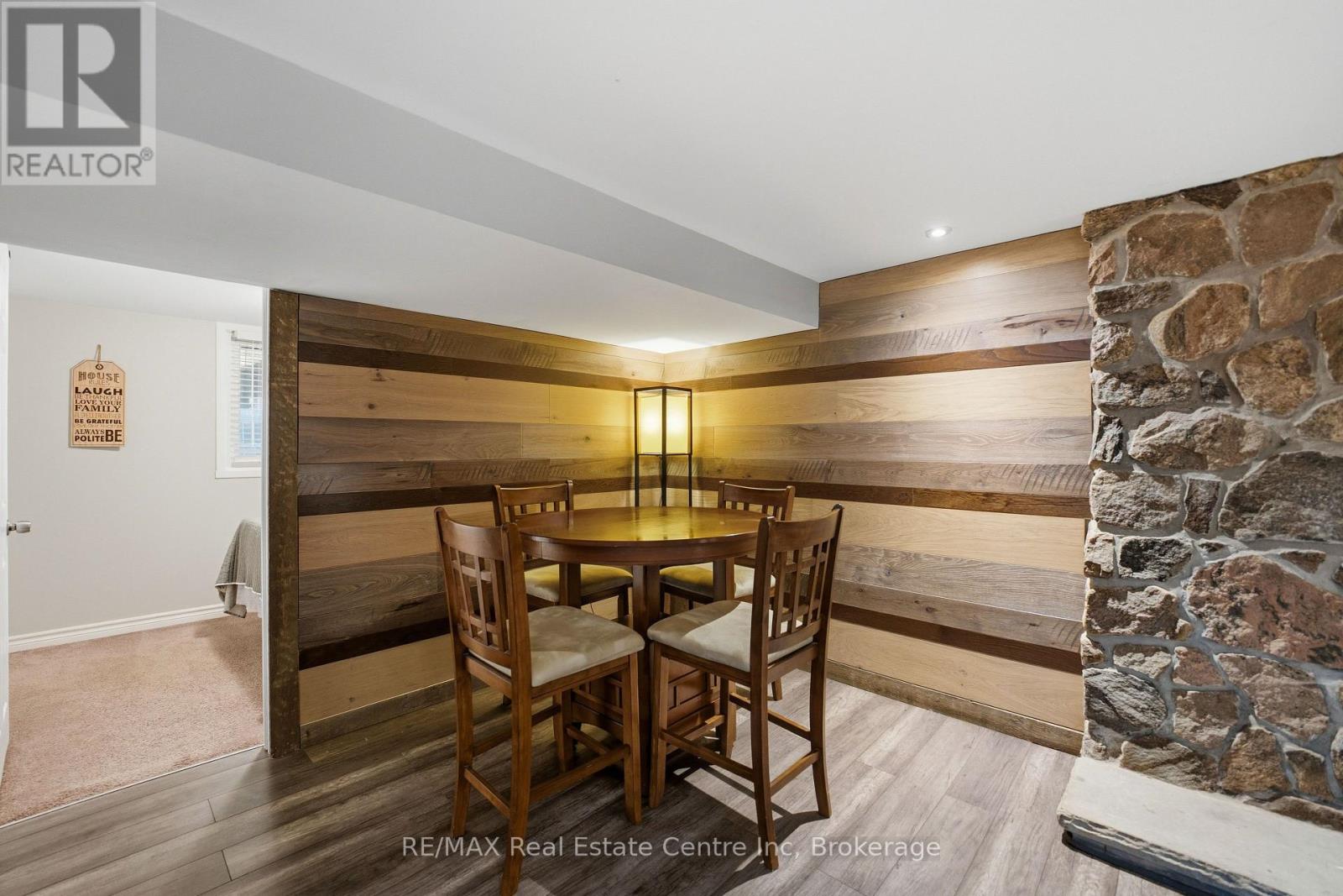 160 WELLINGTON ROAD 7 - 32