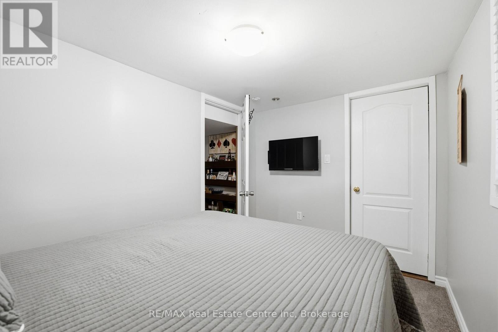 160 WELLINGTON ROAD 7 - 34