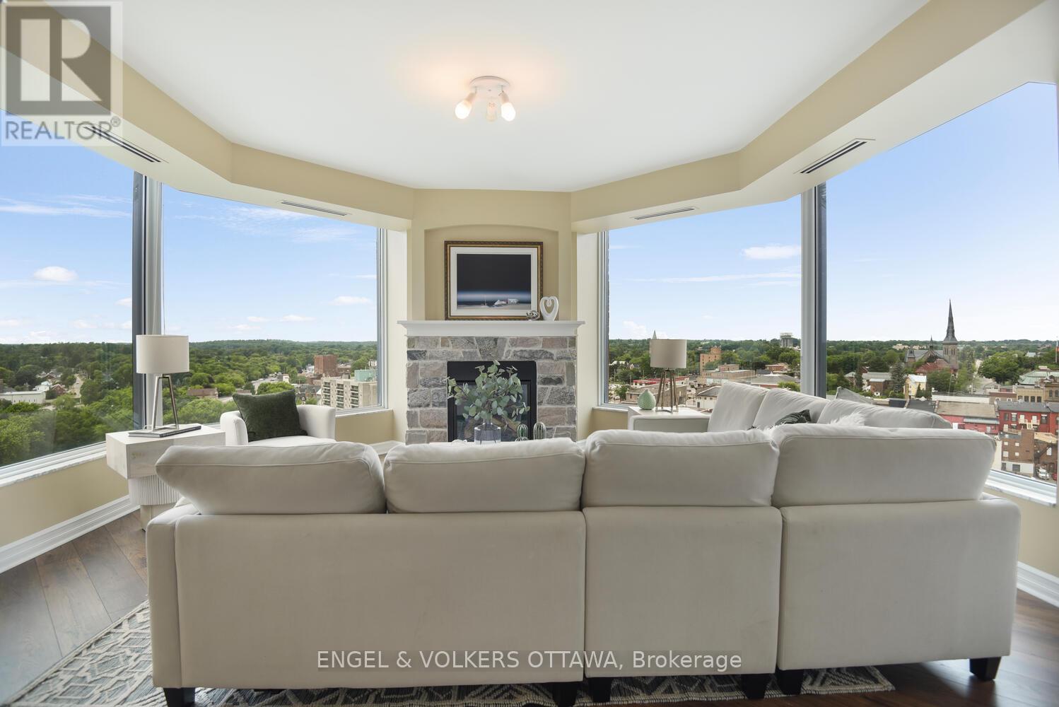 #1504 15 ST ANDREW STREET - 19