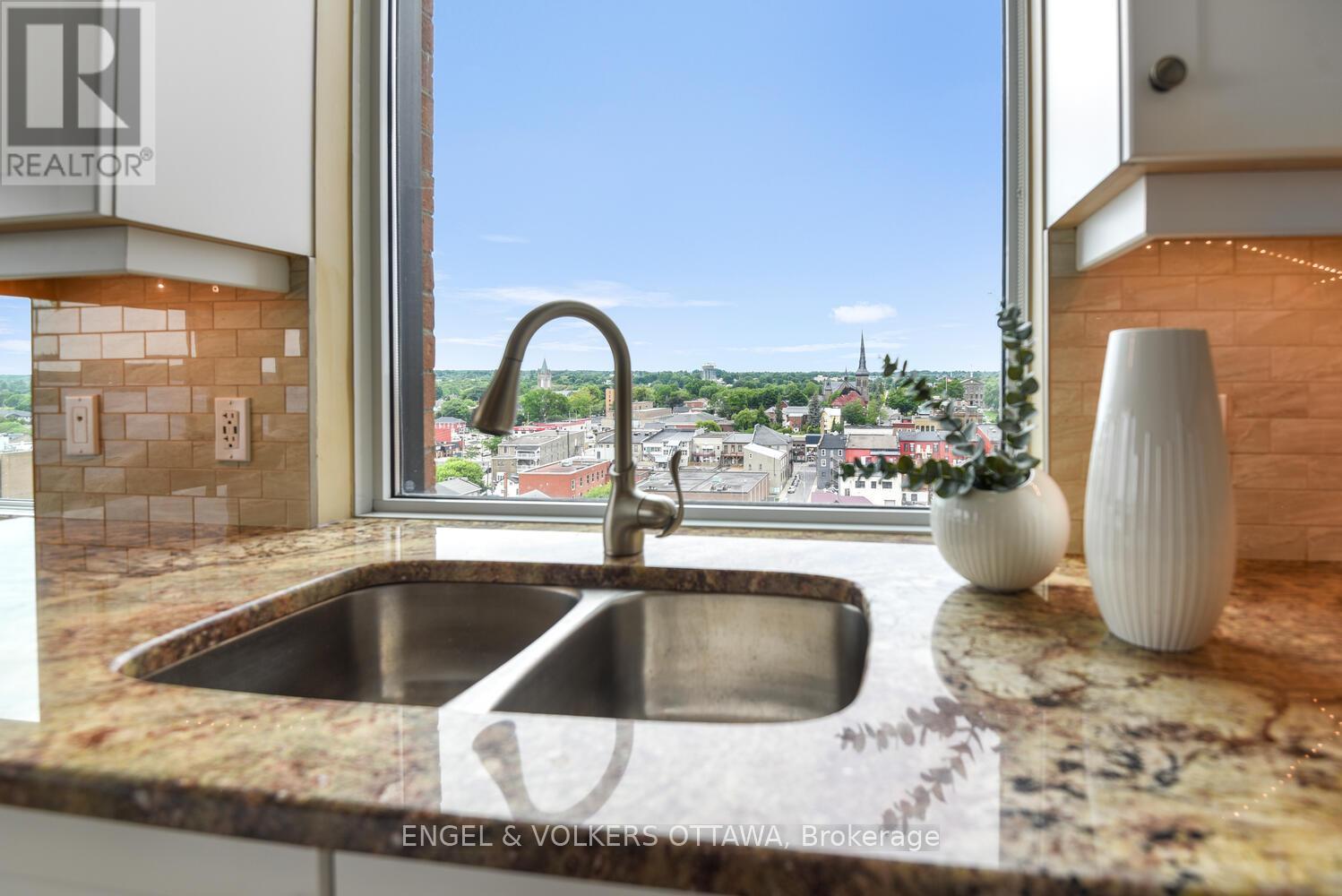 #1504 15 ST ANDREW STREET - 25