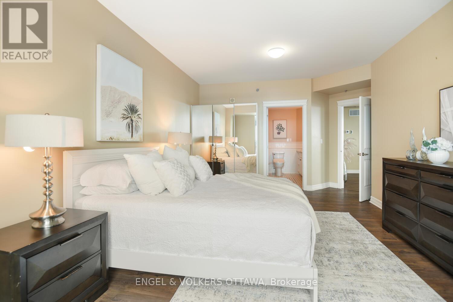 #1504 15 ST ANDREW STREET - 33