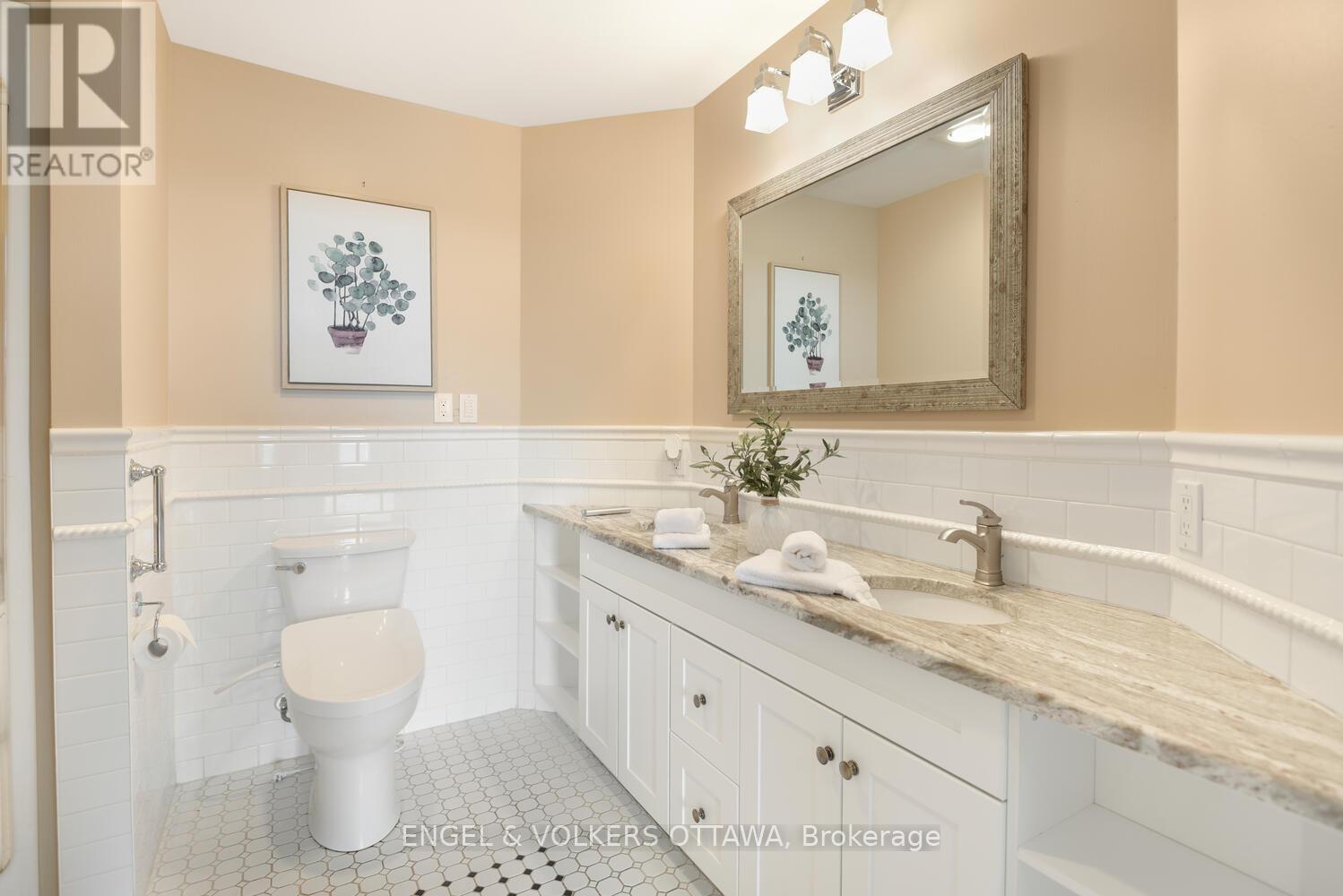#1504 15 ST ANDREW STREET - 35