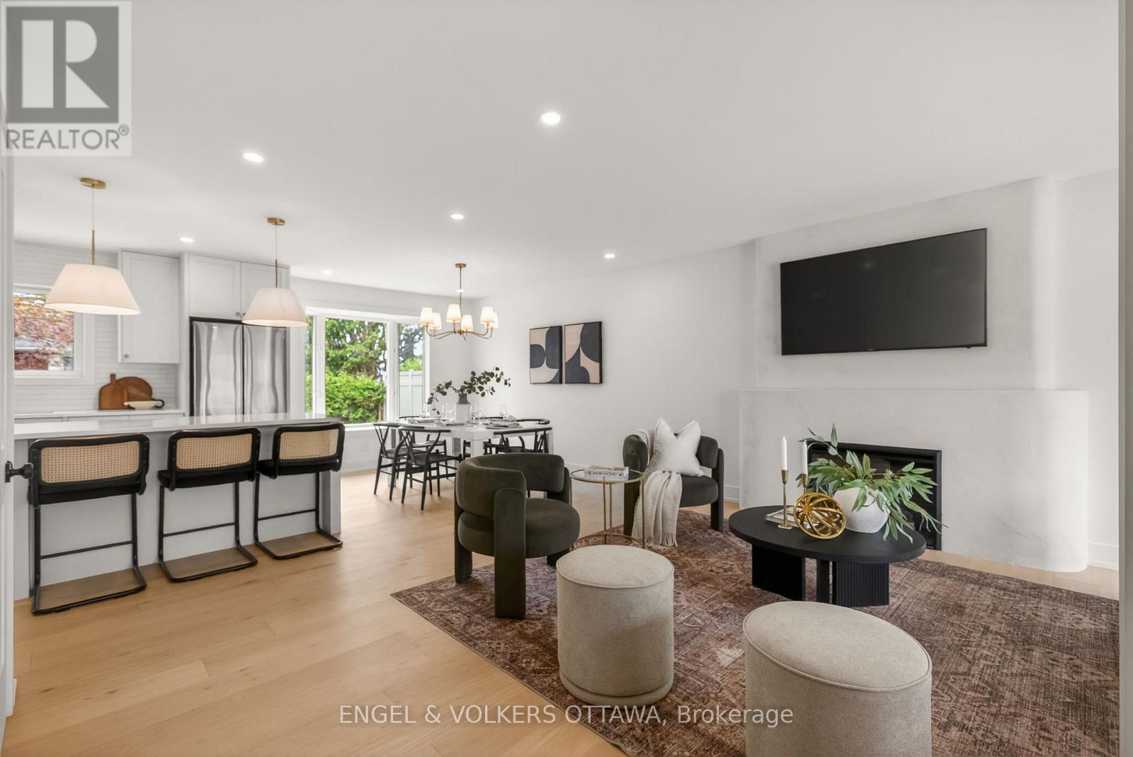 24 ROUNDHAY DRIVE - 14