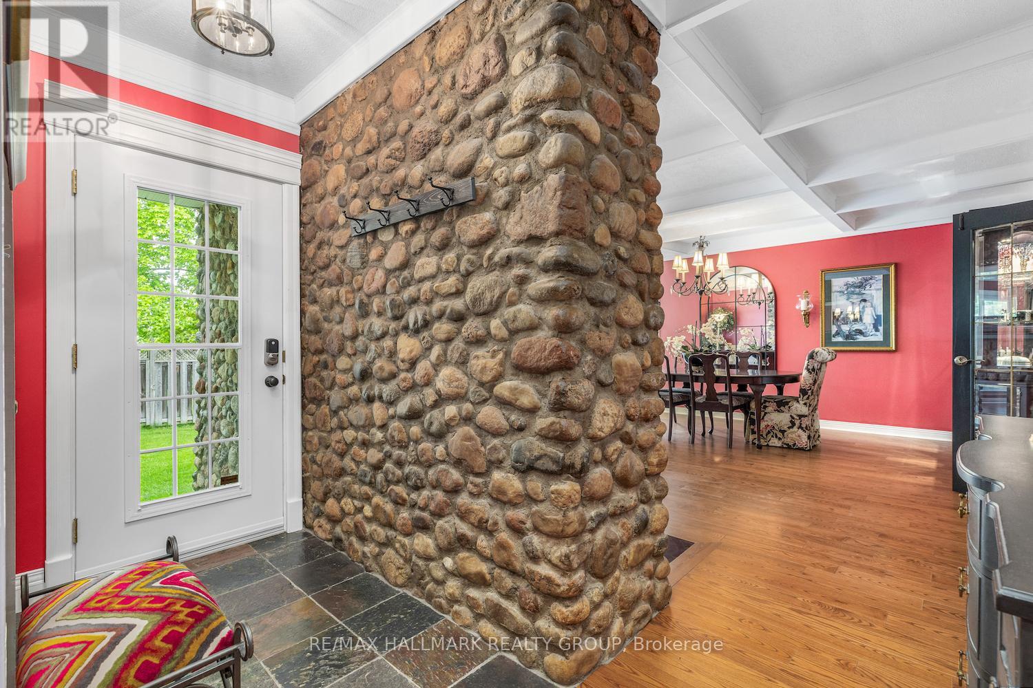 1 RIDEAU GLEN DRIVE - 23