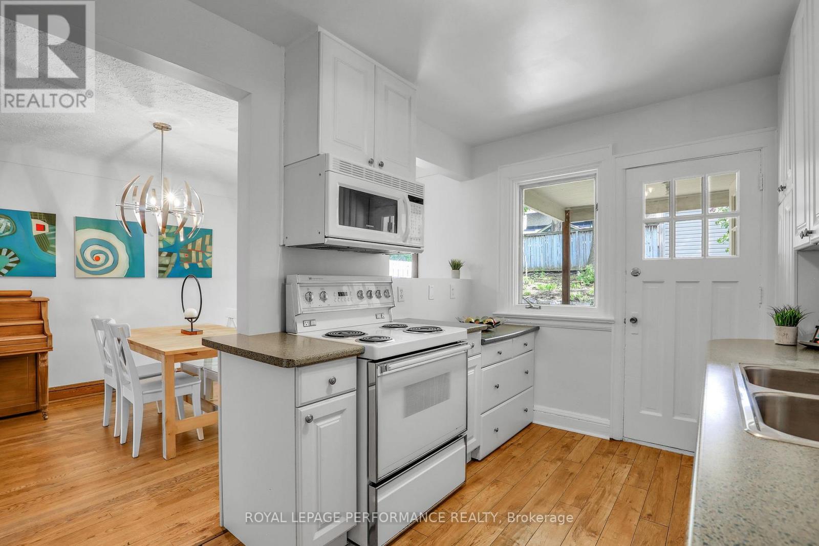 296 HOLMWOOD AVENUE - 14