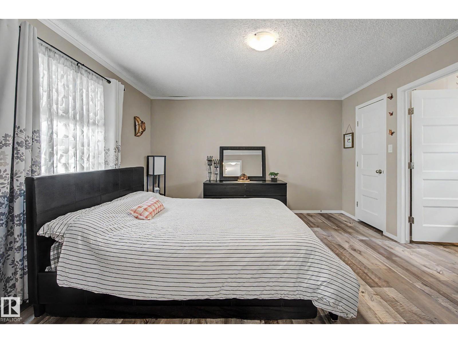 #15 12604 153 AV NW - 16