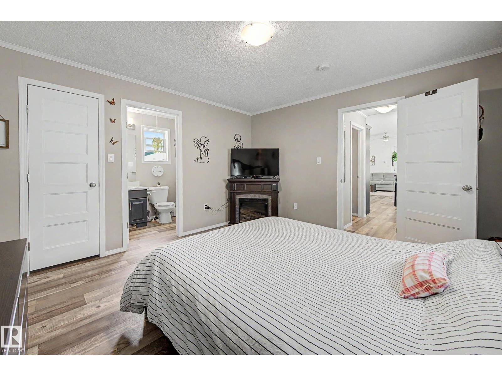 #15 12604 153 AV NW - 17