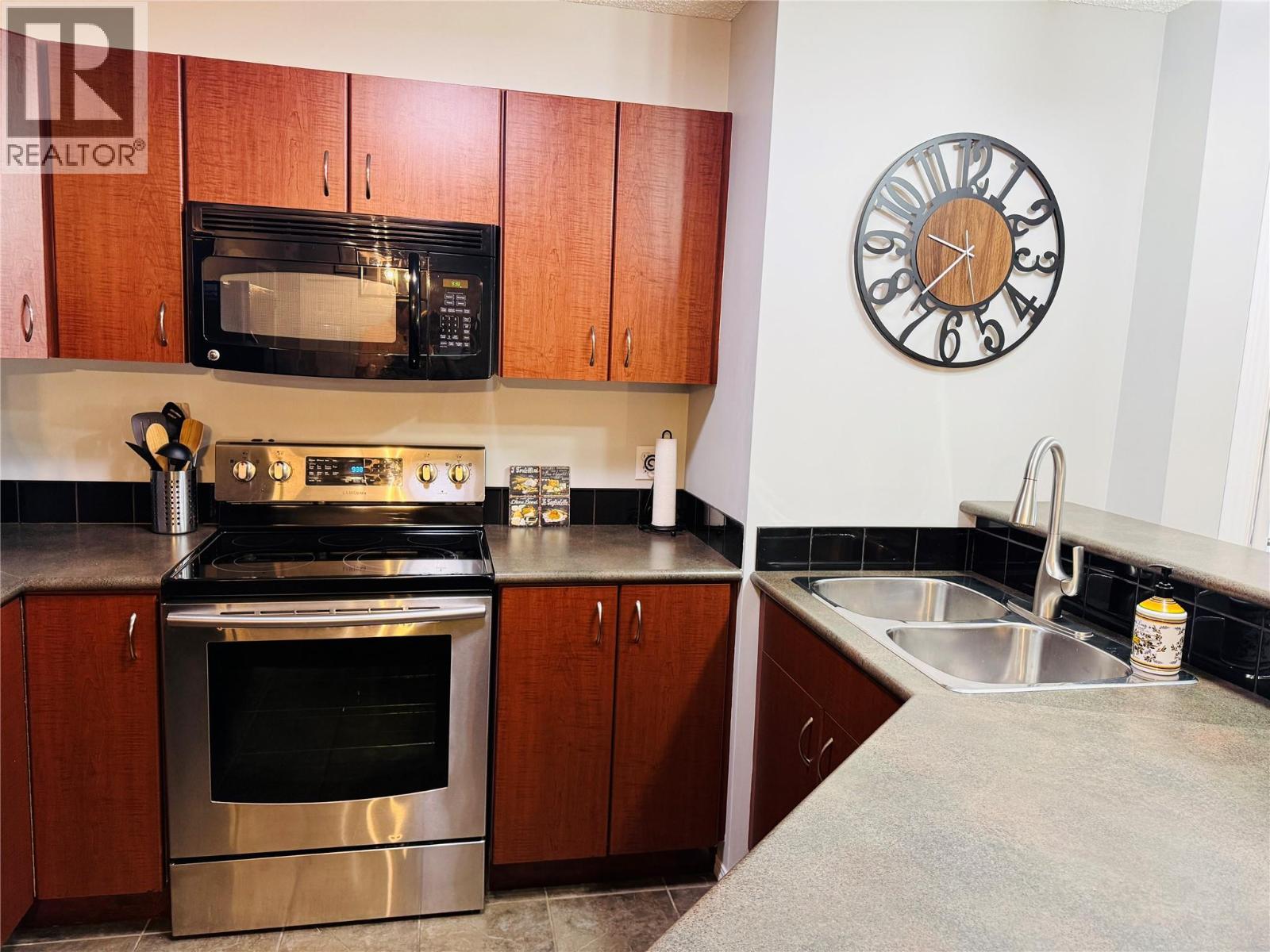 205 Third Avenue Unit# 3302, Invermere