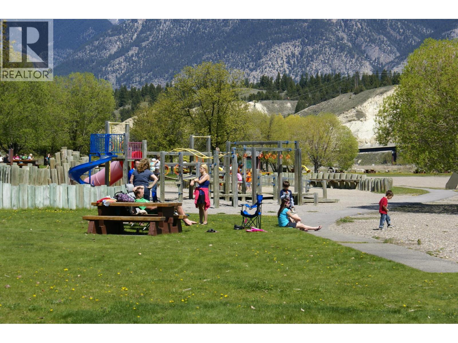 205 Third Avenue Unit# 3302, Invermere