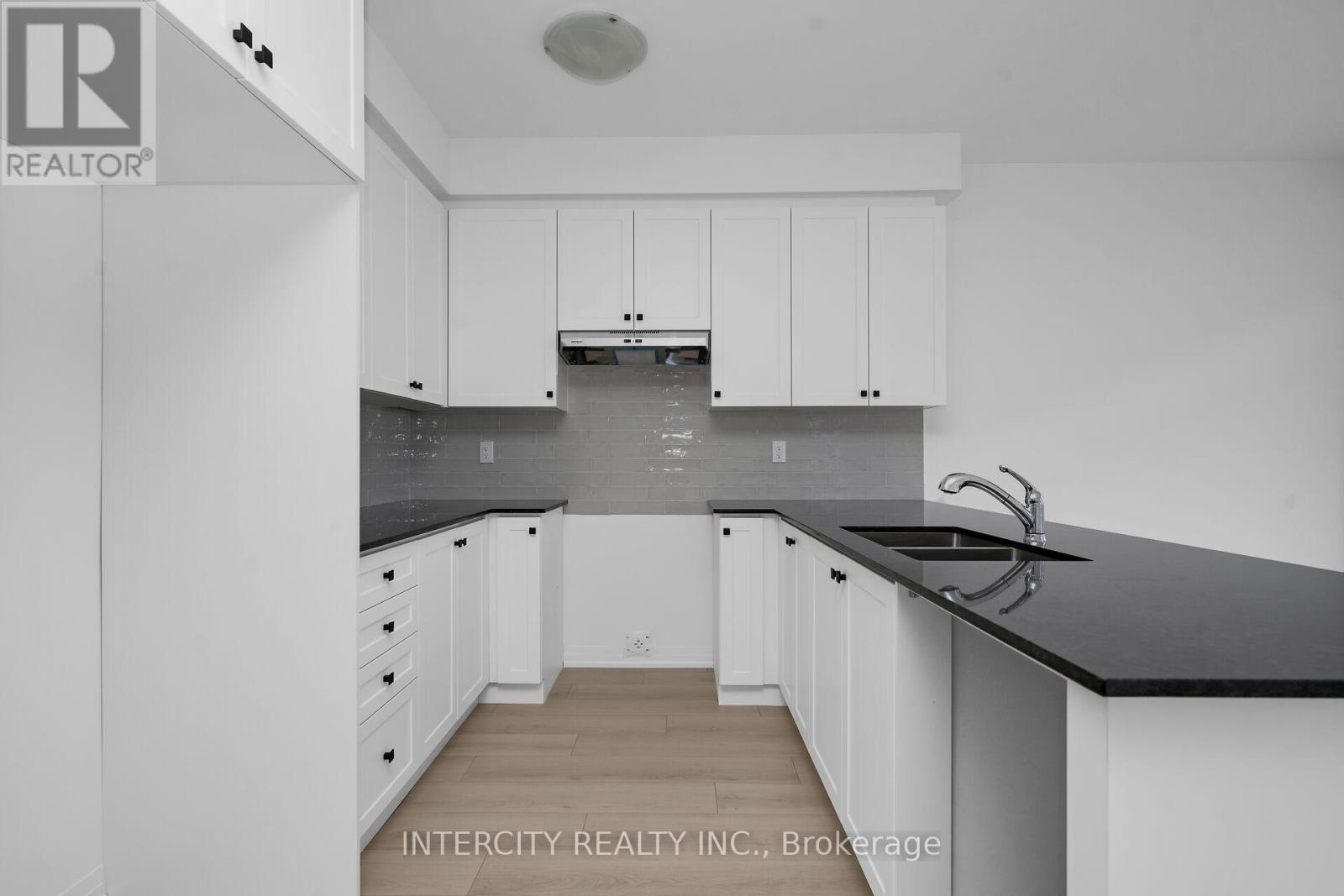 138 MCGILL AVENUE - 9