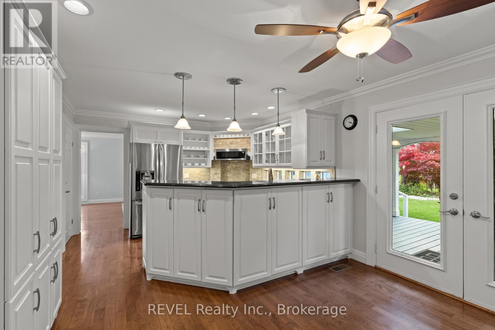 36 CONFEDERATION DRIVE - 11