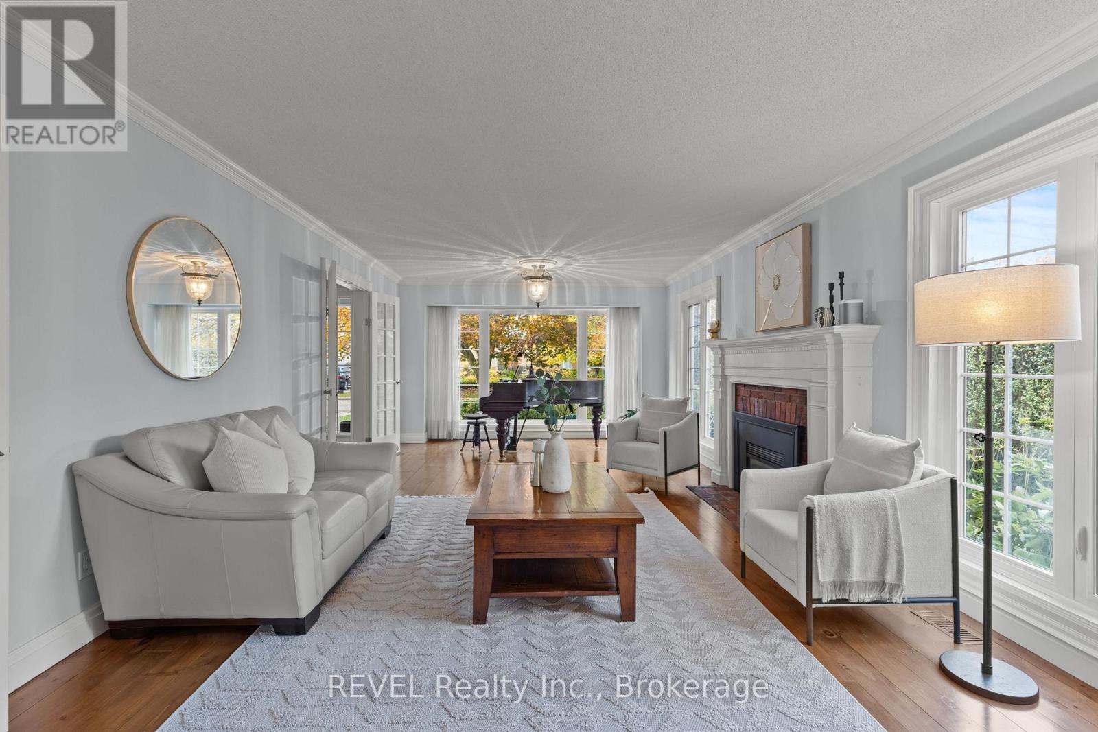 36 CONFEDERATION DRIVE - 8