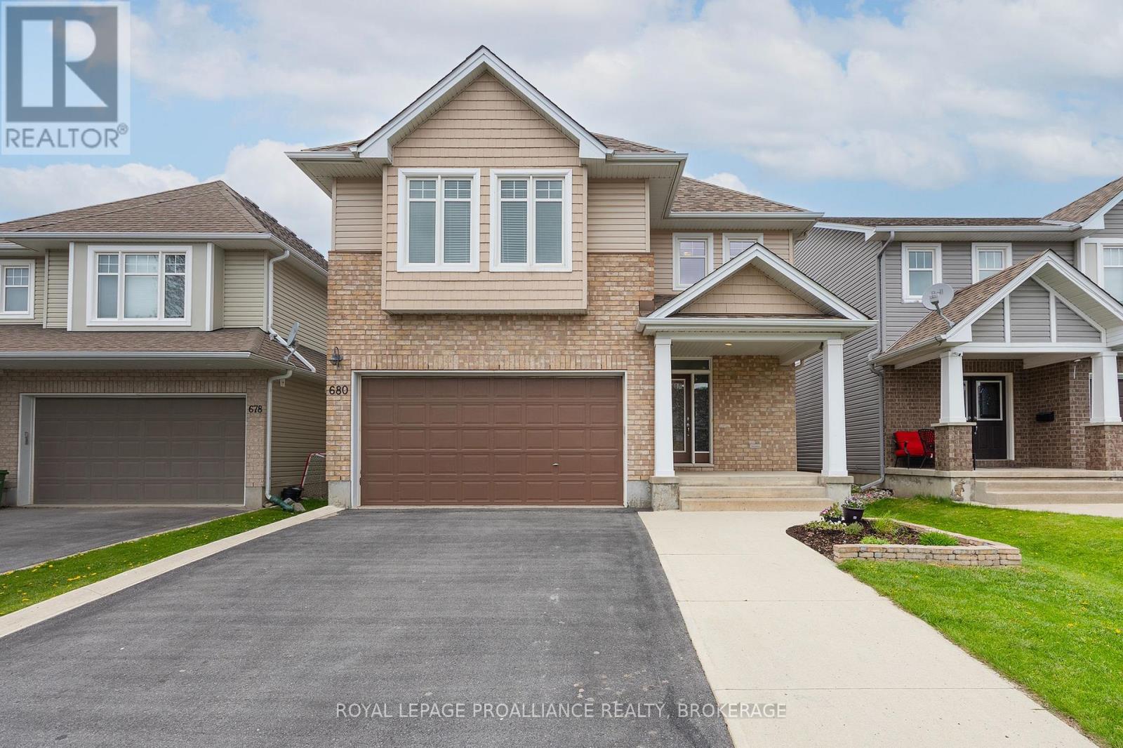 680 FIELDSTONE DRIVE - Image 2