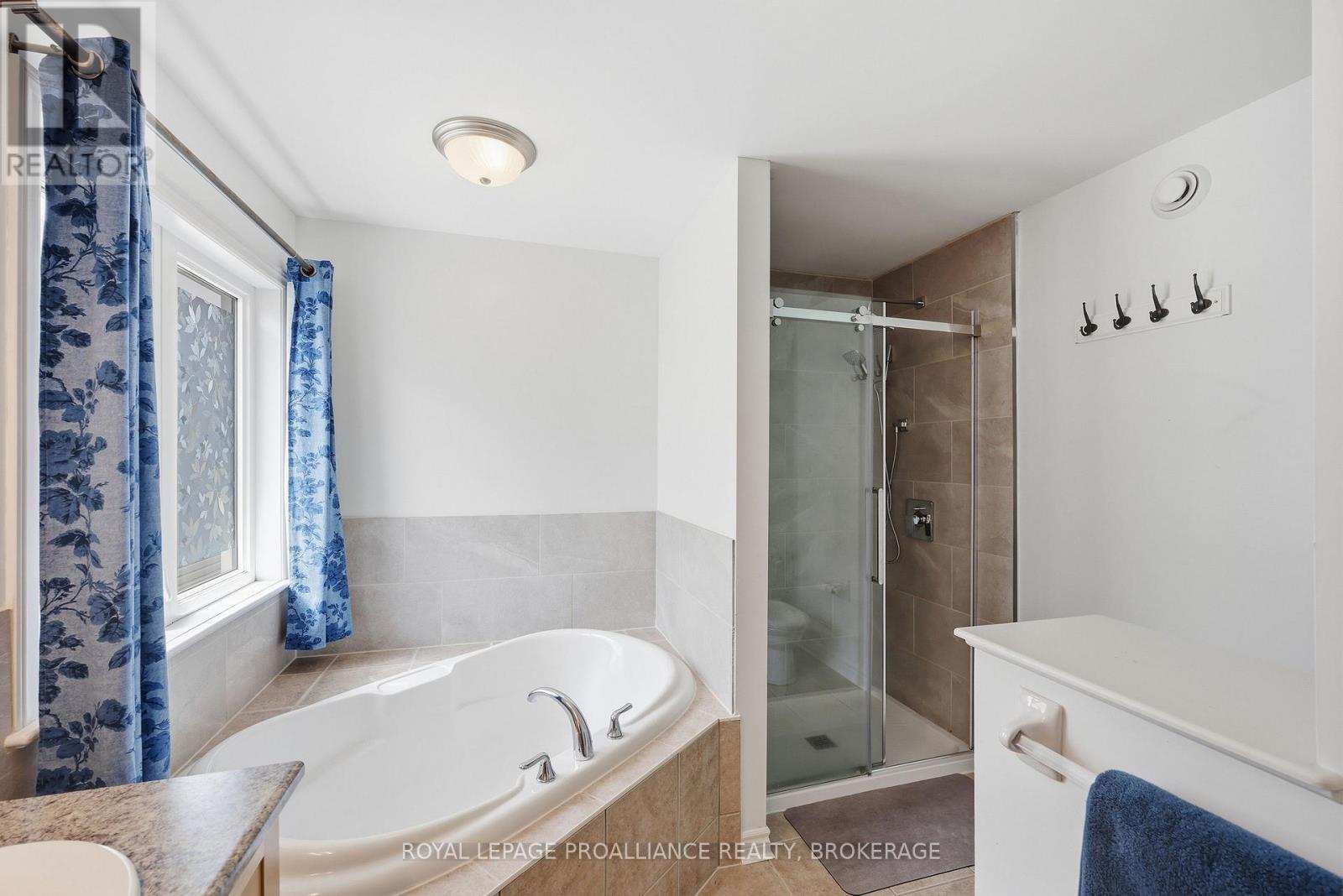 680 FIELDSTONE DRIVE - 21