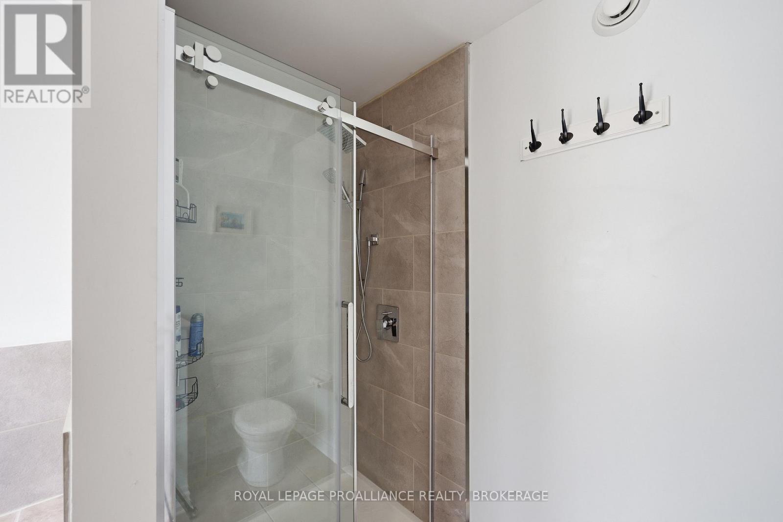680 FIELDSTONE DRIVE - 22