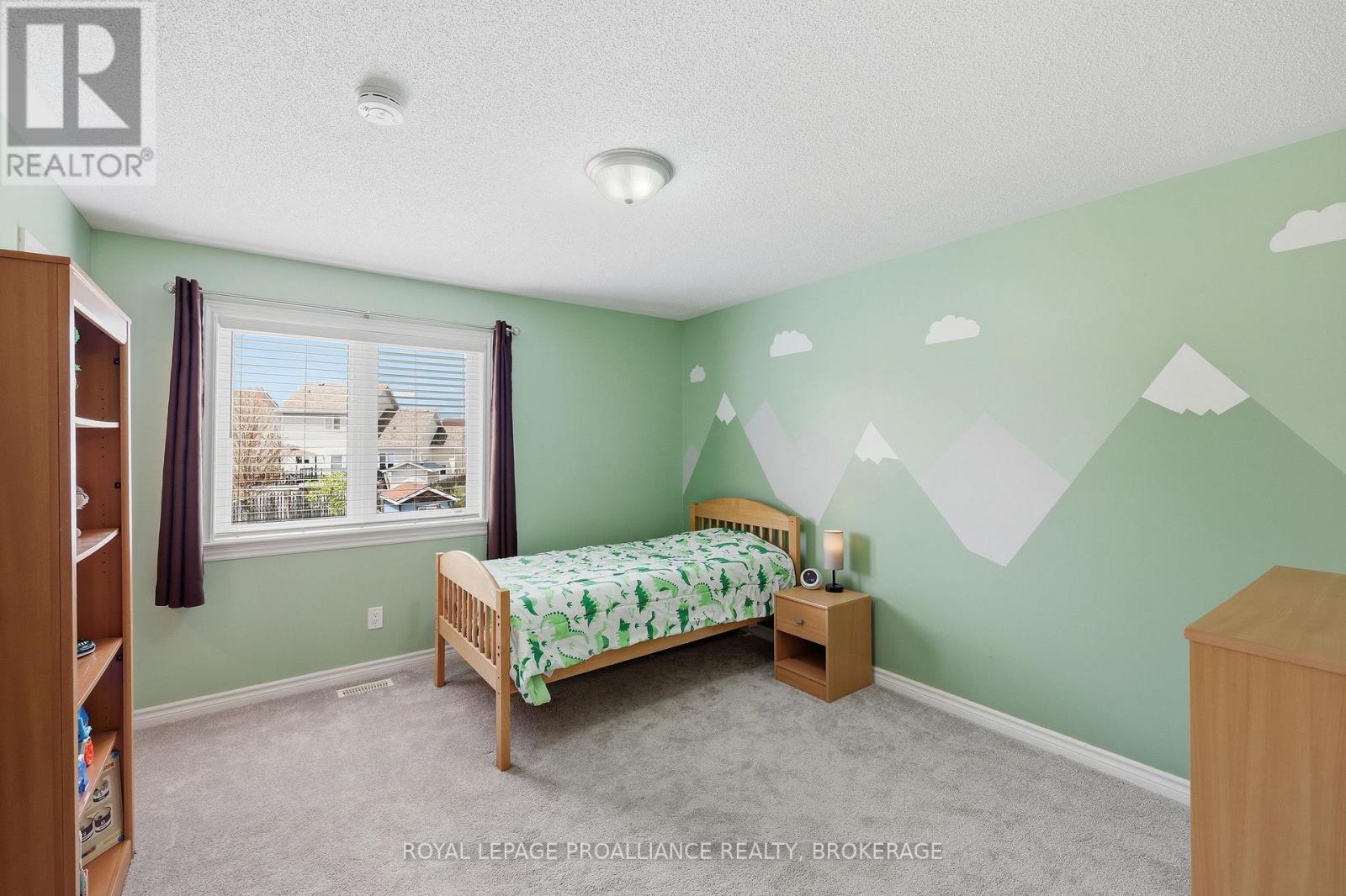 680 FIELDSTONE DRIVE - 25