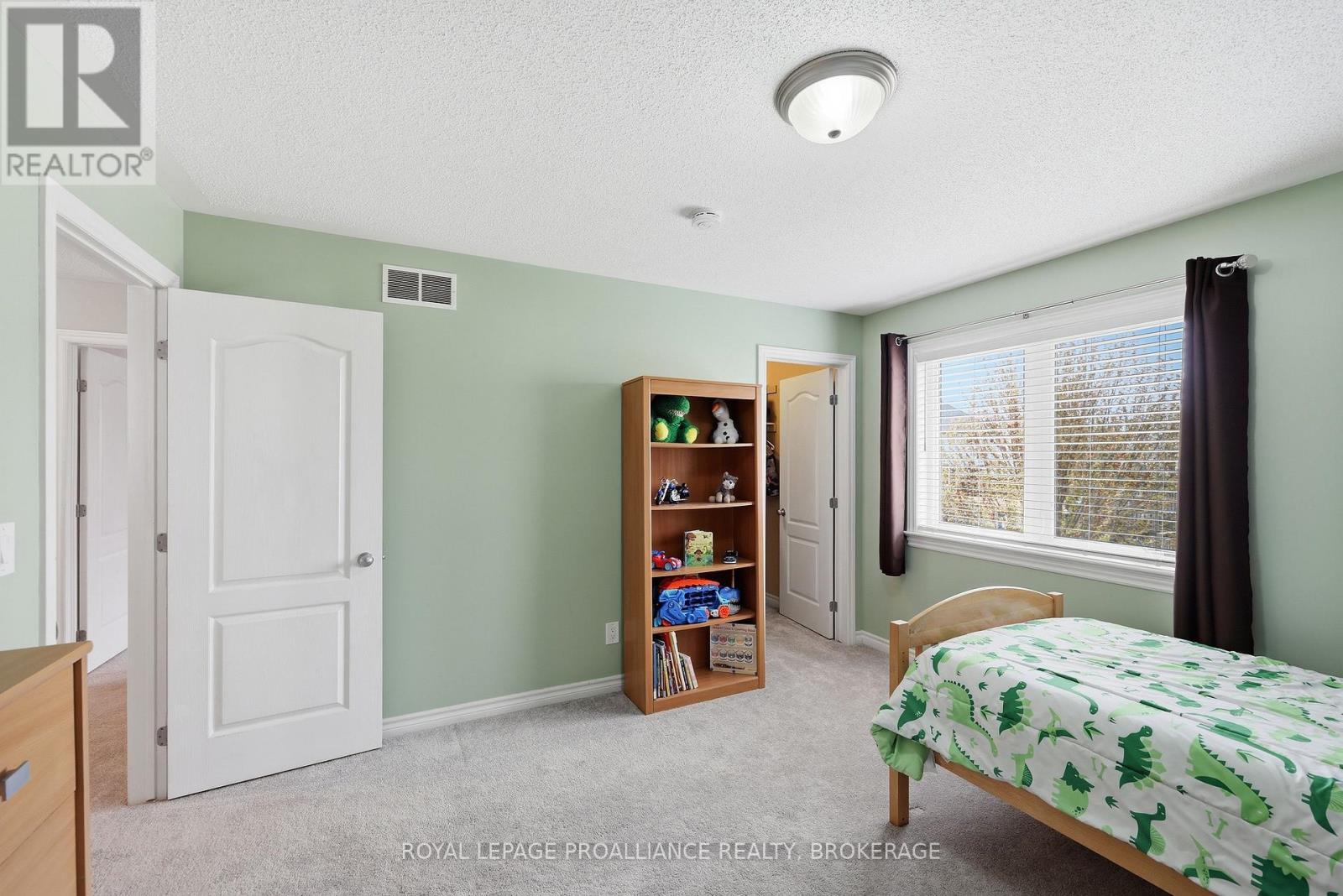 680 FIELDSTONE DRIVE - 26
