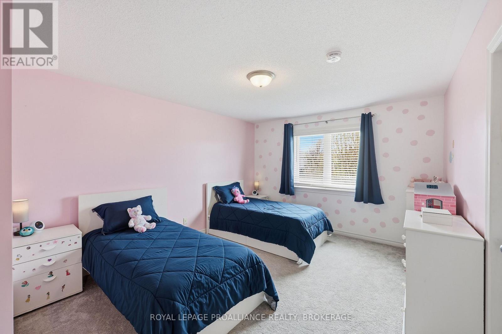 680 FIELDSTONE DRIVE - 29
