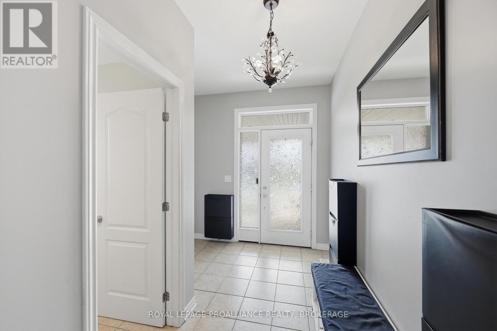 680 FIELDSTONE DRIVE - Image 3