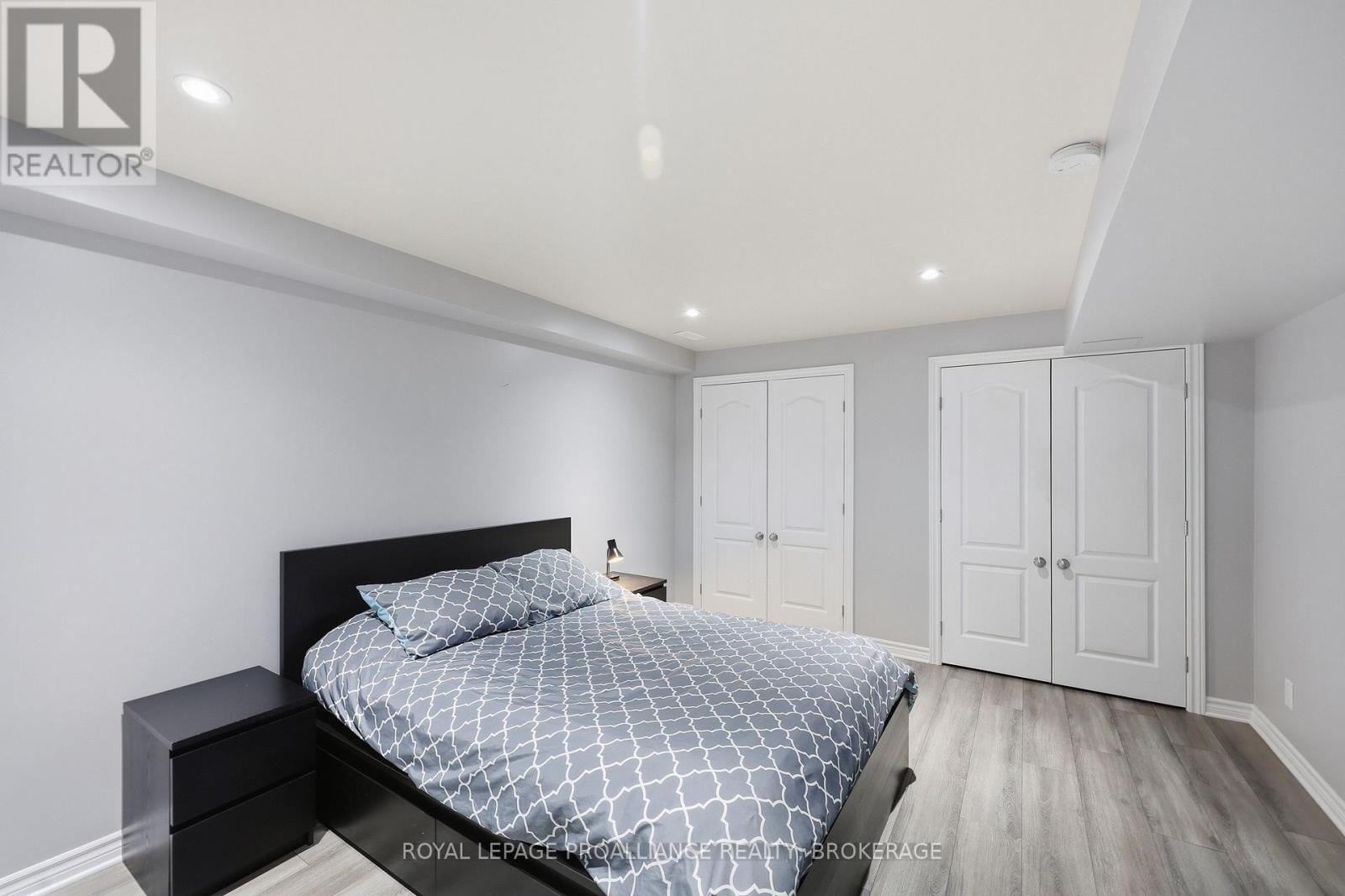 680 FIELDSTONE DRIVE - 37