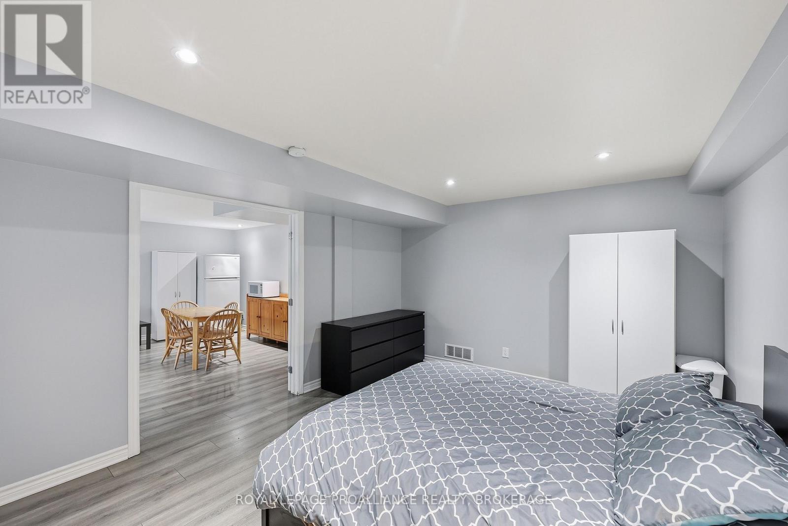 680 FIELDSTONE DRIVE - 38