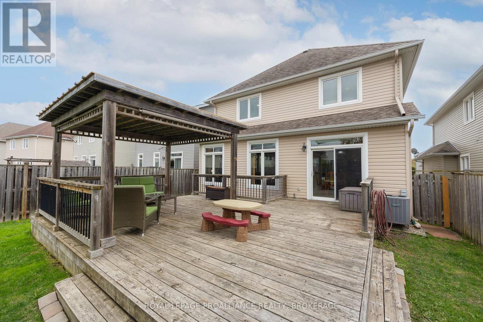 680 FIELDSTONE DRIVE - 40