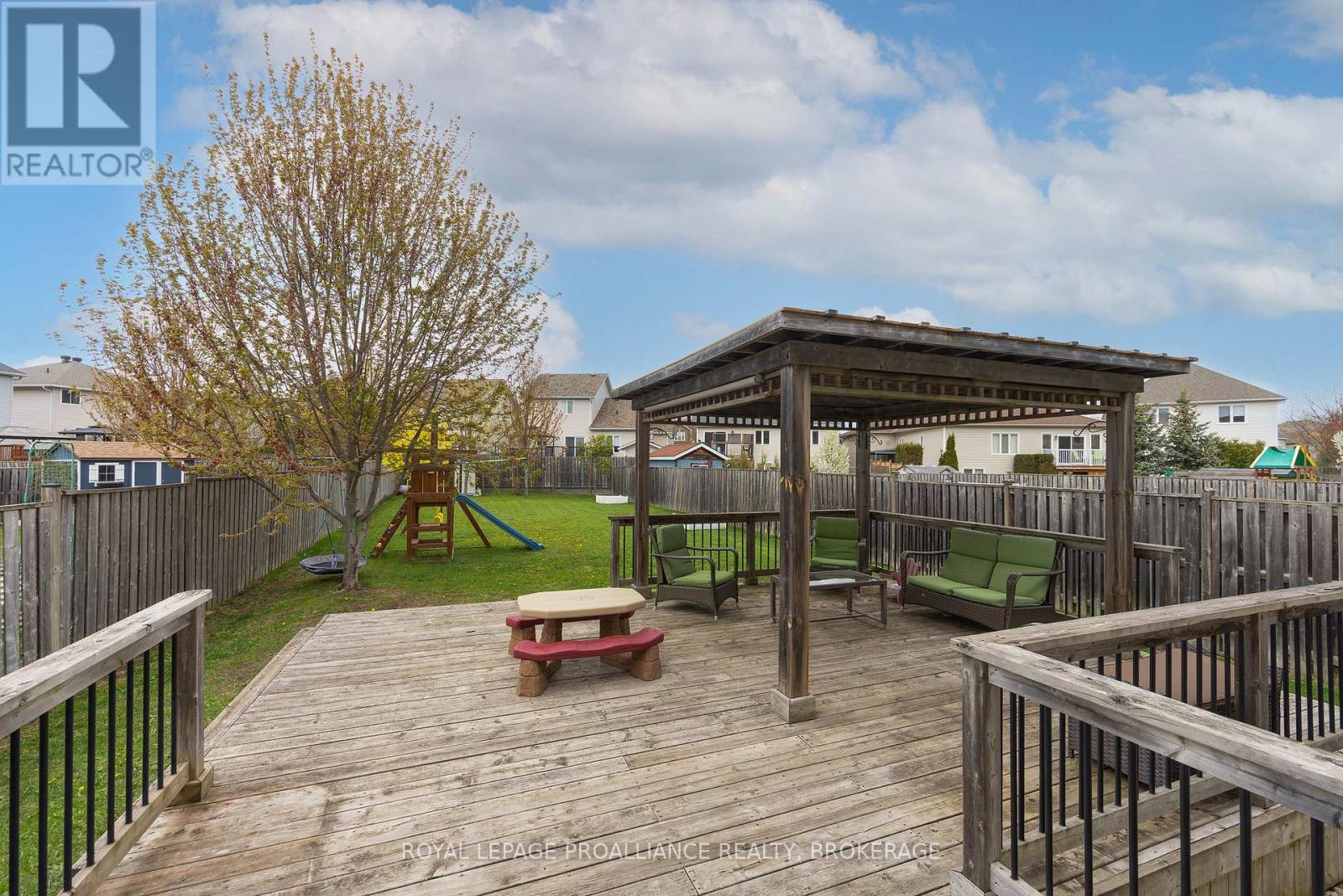680 FIELDSTONE DRIVE - 41